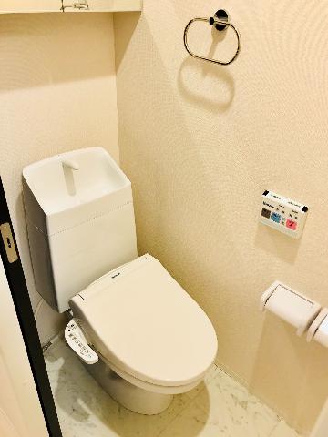 トイレ　シャワー付トイレ