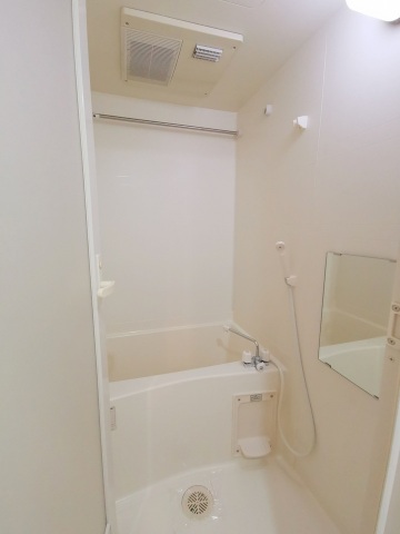 バス・シャワールーム　ゆとりの浴室