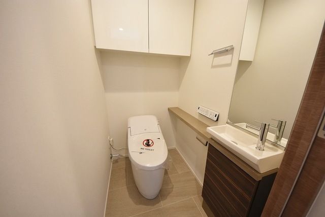 トイレ　トイレ