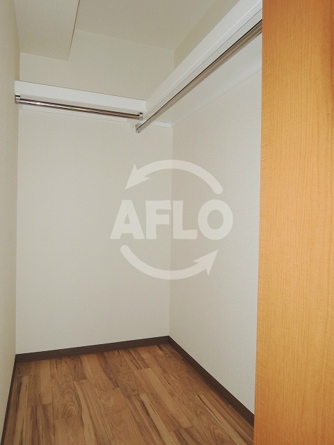 収納　リュストル上汐　ウォークインクローゼット