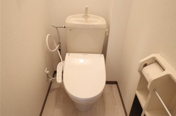 トイレ　温水洗浄暖房便座