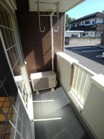 バルコニー　開放的で明るい空間を演出してくれるバルコニーです