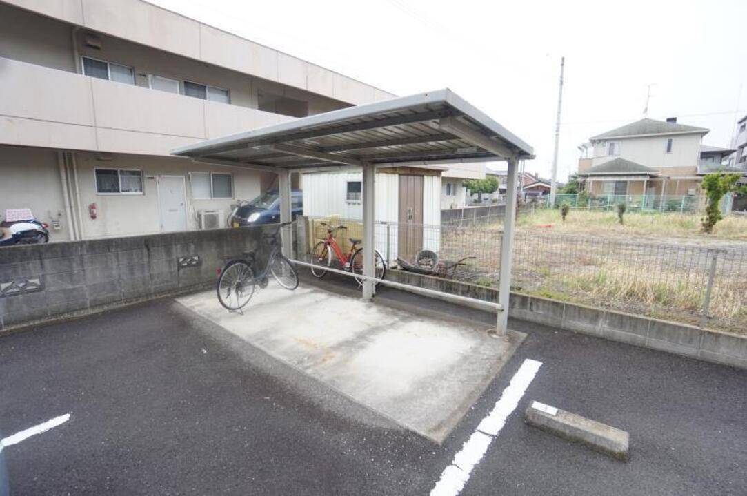 駐車場　駐輪場