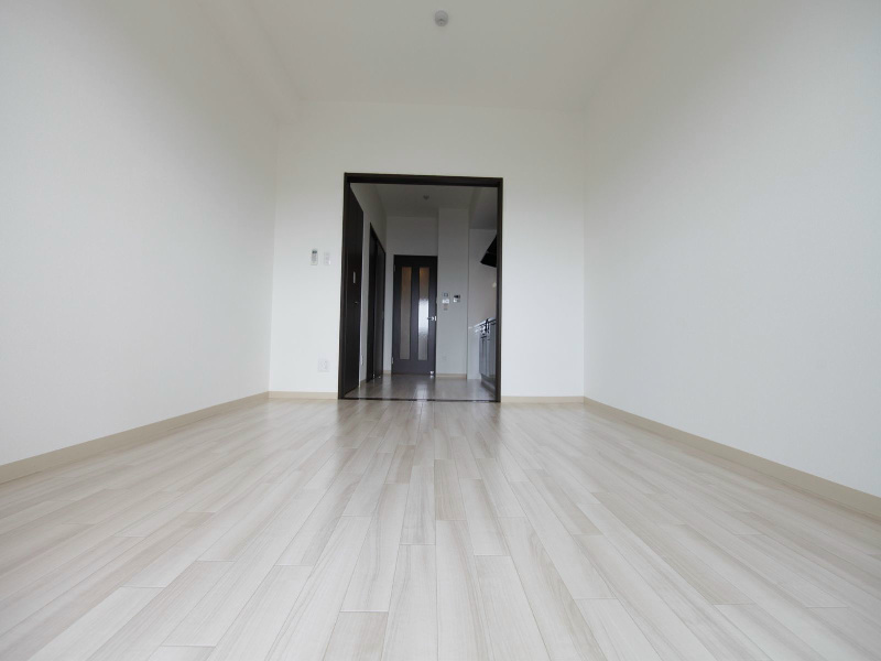 居室・リビング　洋室7.5帖　ＤＫ5帖とつなげても仕切っても使えます