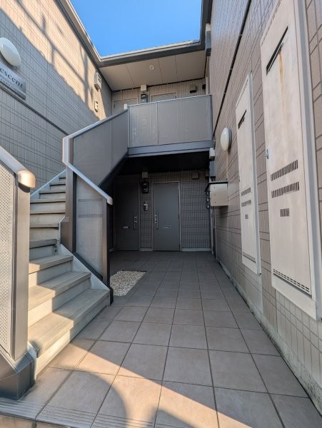 その他共有部分　奥まった玄関