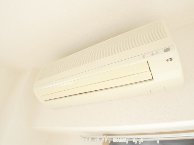 その他設備　サービス品になりますが、綺麗なエアコン付き