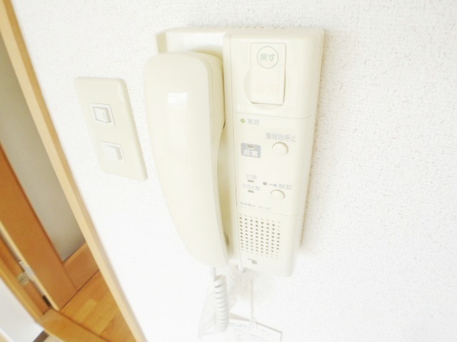 セキュリティ　防犯面の安心、オートロックと連動したインターホン