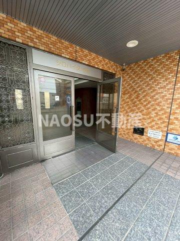 エントランス　ゆとりのあるエントランスです