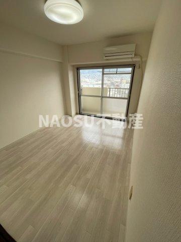 居室・リビング　明るい洋室です