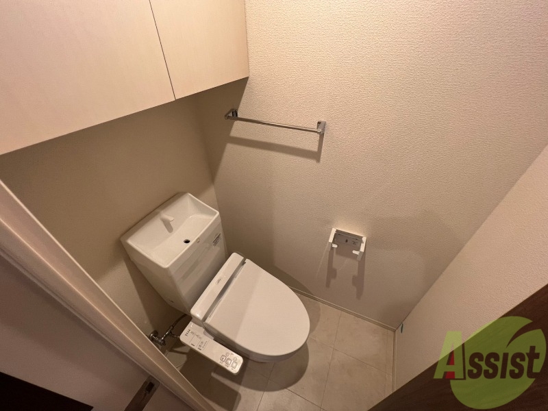 トイレ　温水洗浄便座付きのトイレは、使用しやすくうれしいですね。