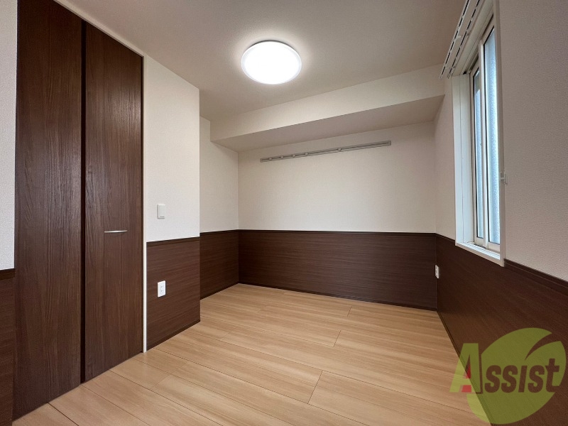 その他部屋・スペース　三枚扉で仕切って寝室として使うことも出きそうですね。