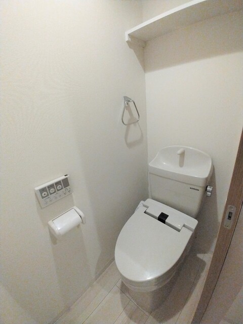 トイレ　他号室参考写真です