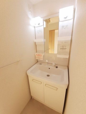 洗面設備　コンパクトで使いやすい洗面所