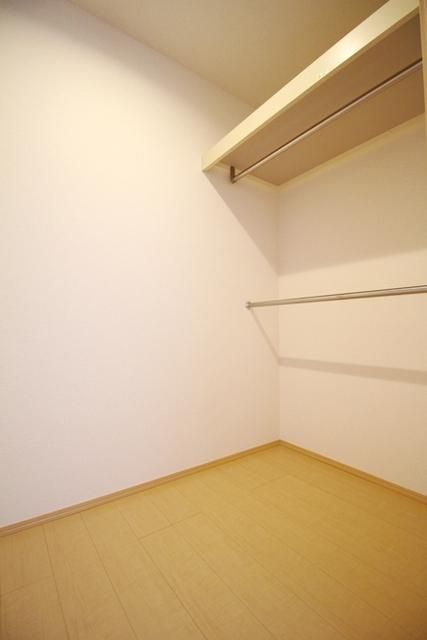 収納　ウオークインクローゼット