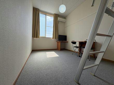 居室・リビング　実際のお部屋と異なる場合がございます。