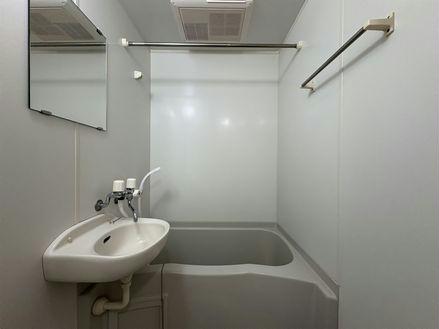 バス・シャワールーム　実際のお部屋と異なる場合がございます。