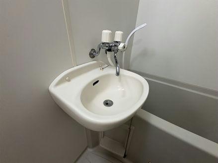 洗面設備　実際のお部屋と異なる場合がございます。