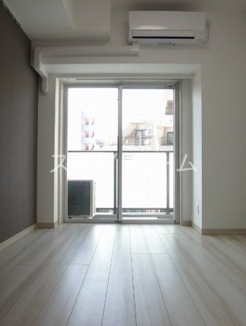 居室・リビング　別部屋参考写真となります。