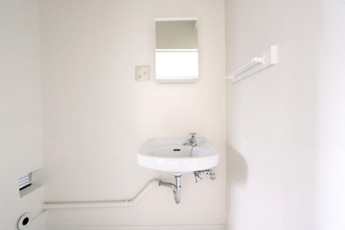 洗面設備　※写真は同タイプの物件です。