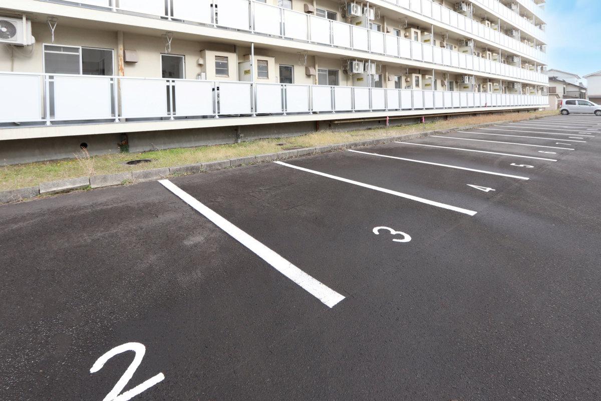 駐車場　※写真は同タイプの物件です。