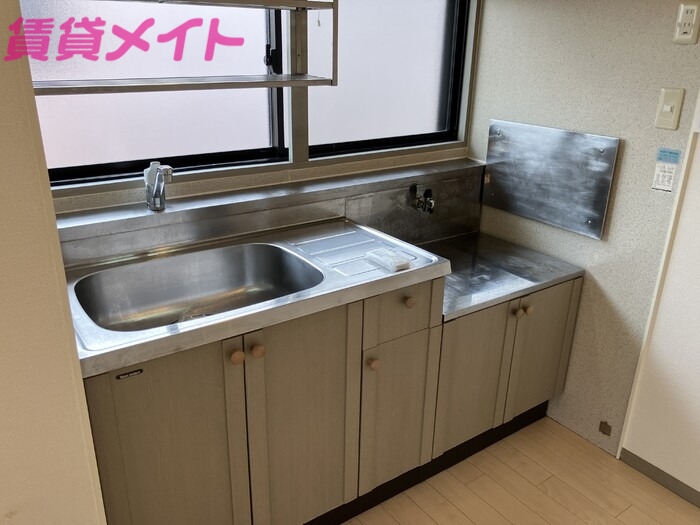 キッチン　反転タイプ参考写真