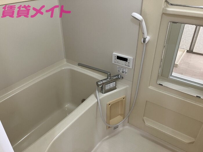 バス・シャワールーム　反転タイプ参考写真