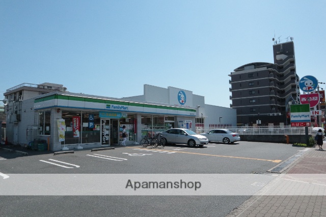 コンビニ　ファミリーマート（コンビニ）まで482m