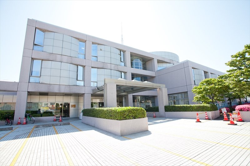 図書館　中央図書館（図書館）まで385m