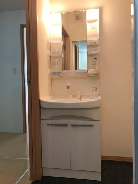 洗面設備　洗髪洗面化粧台