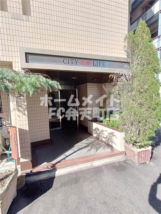 エントランス　ゆとりのあるエントランスです