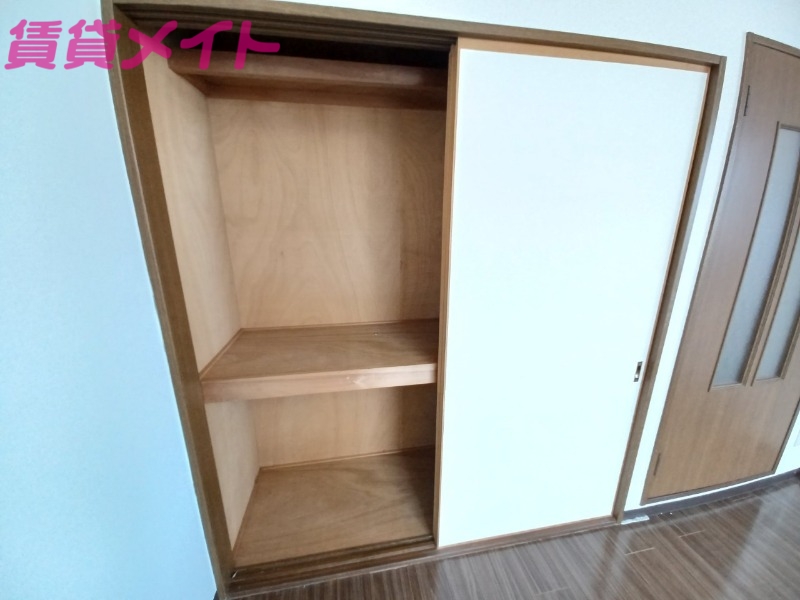 収納　同物件反転タイプ