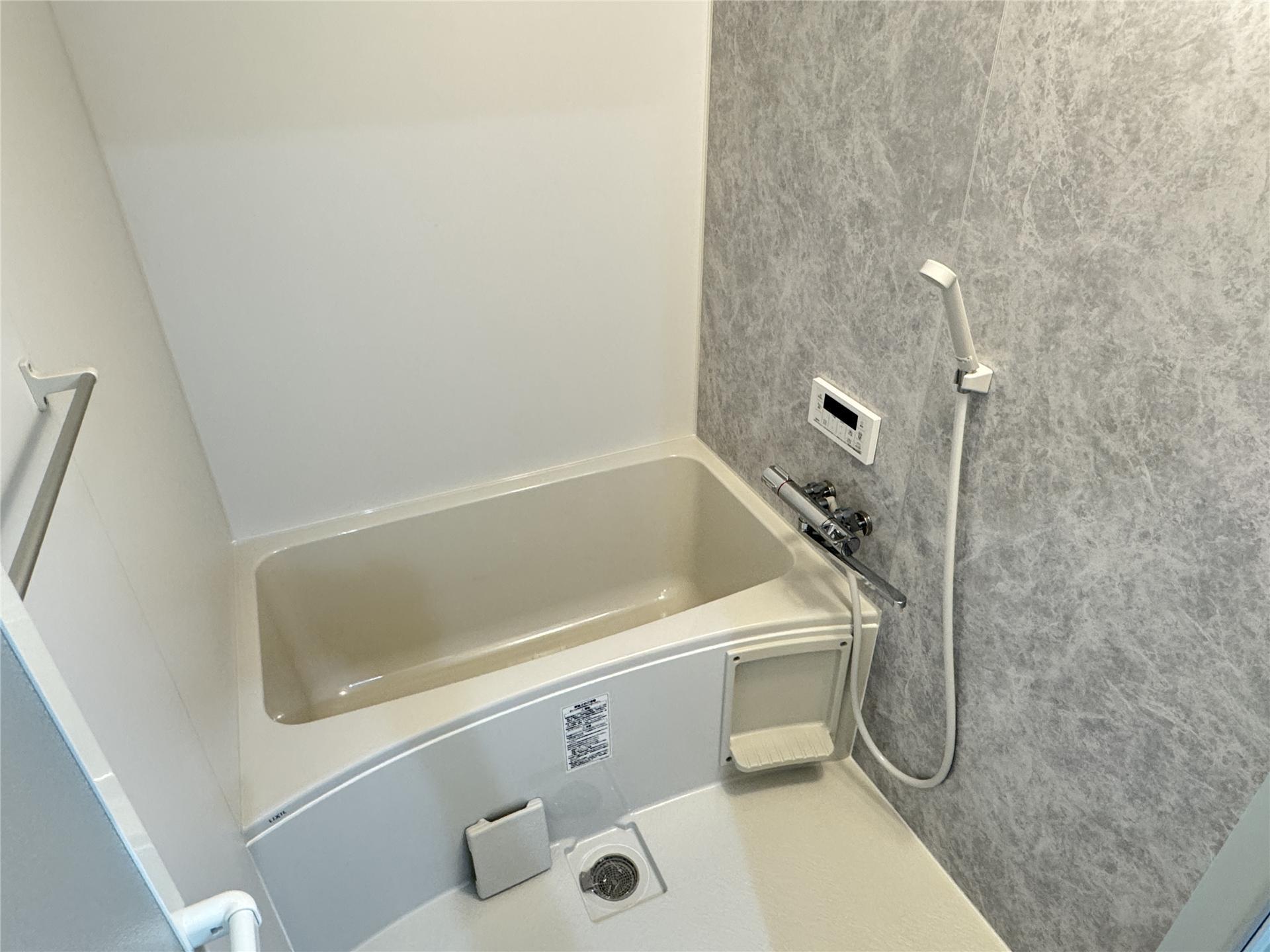 バス・シャワールーム　水回りも新品に入替済♪