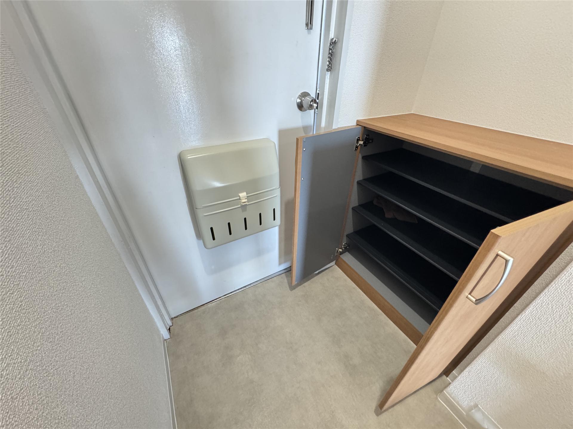 玄関　収納たっぷりの下駄箱☆