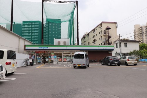 コンビニ　ファミリーマート　今福東1丁目店（コンビニ）まで330m