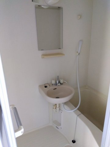 バス・シャワールーム　同タイプ写真