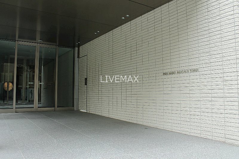 エントランス　設備充実のハイグレード賃貸マンションです。