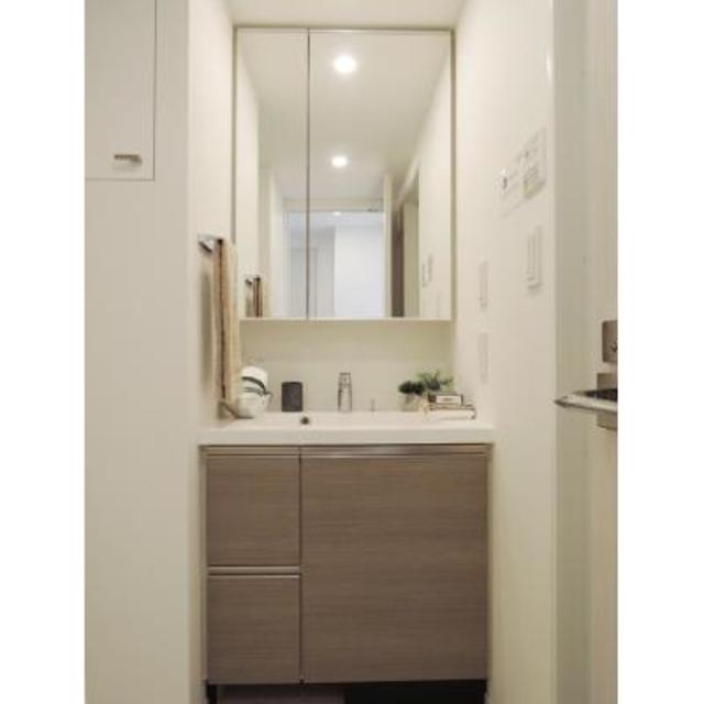 洗面設備　※写真は同タイプ住戸です。