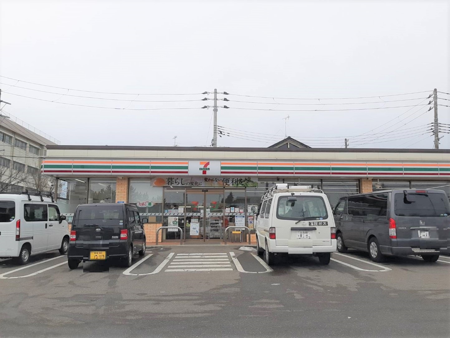 コンビニ　セブンイレブン新潟小新店（コンビニ）まで377m