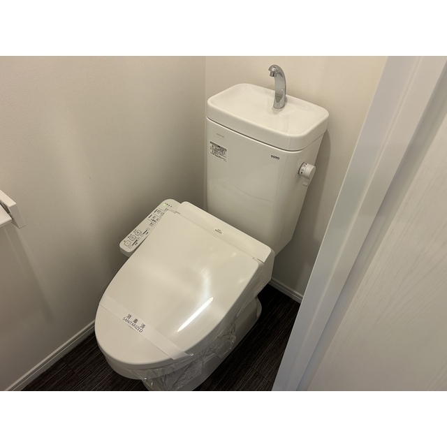 トイレ　同施工参考写真となります