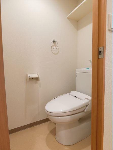 トイレ　温水洗浄便座