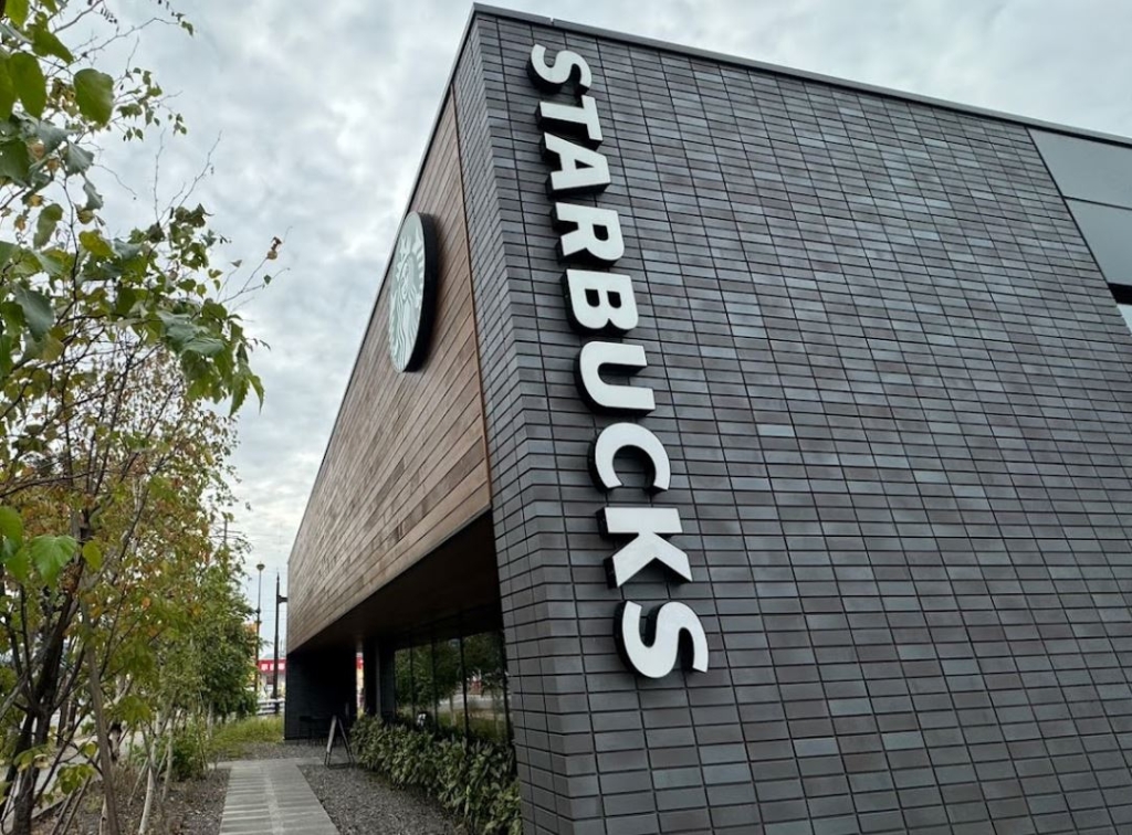 その他　スターバックスコーヒー　佐久インター店（その他）まで525m