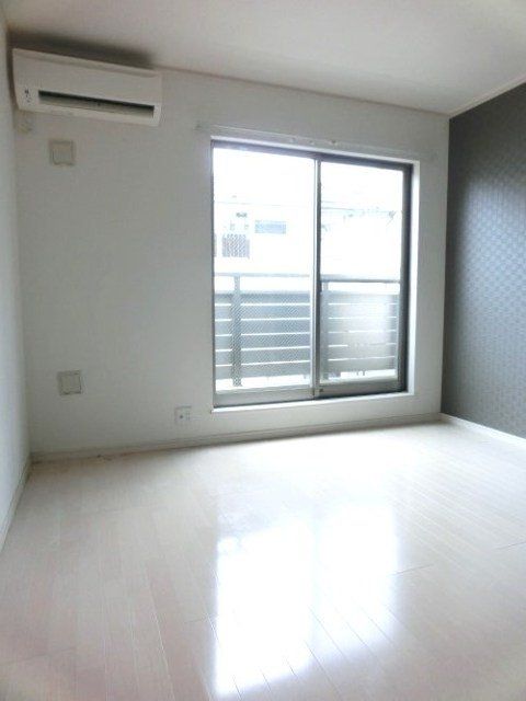 その他　★明るい洋室★