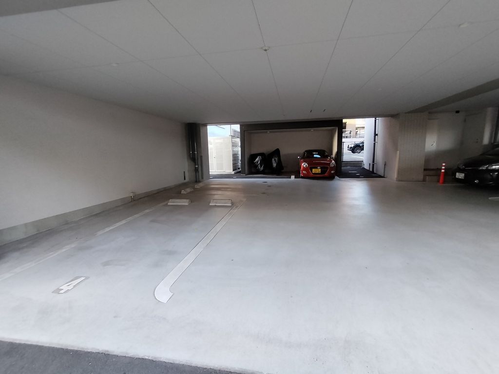 駐車場　駐車場