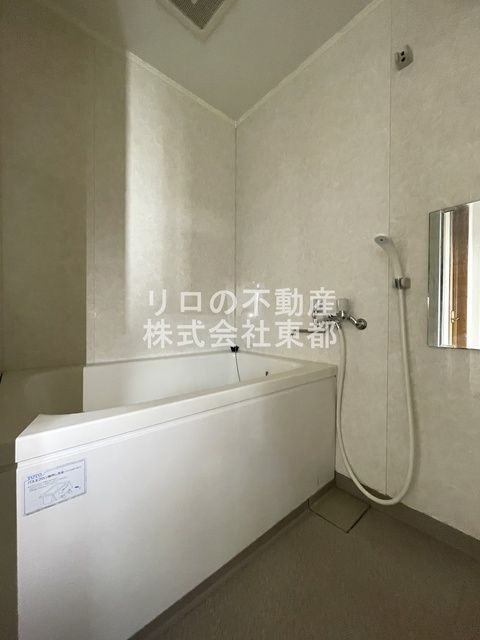 バス・シャワールーム　足が伸ばせる広々バスタブでリラックス♪