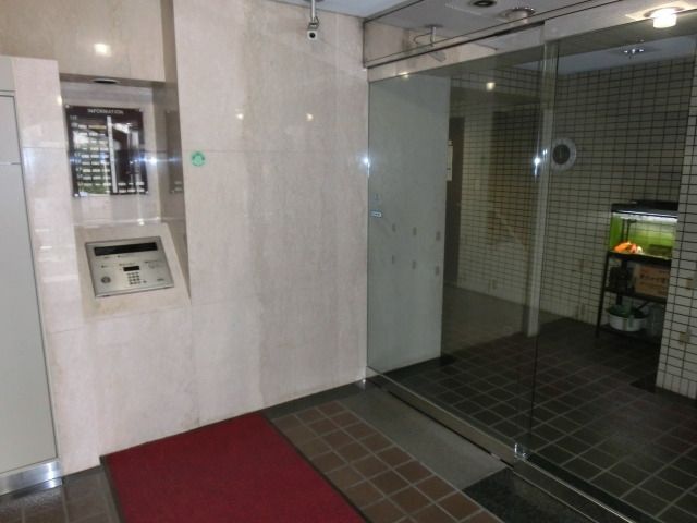 エントランス　オートロック完備