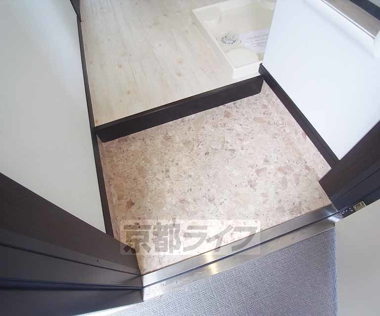 玄関　大きな鏡のある玄関です