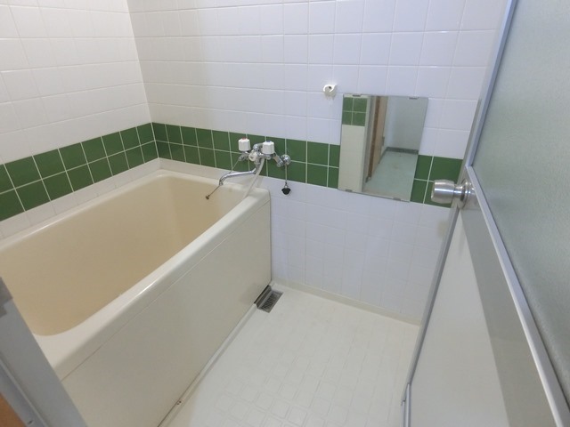 バス・シャワールーム　同タイプ内観です