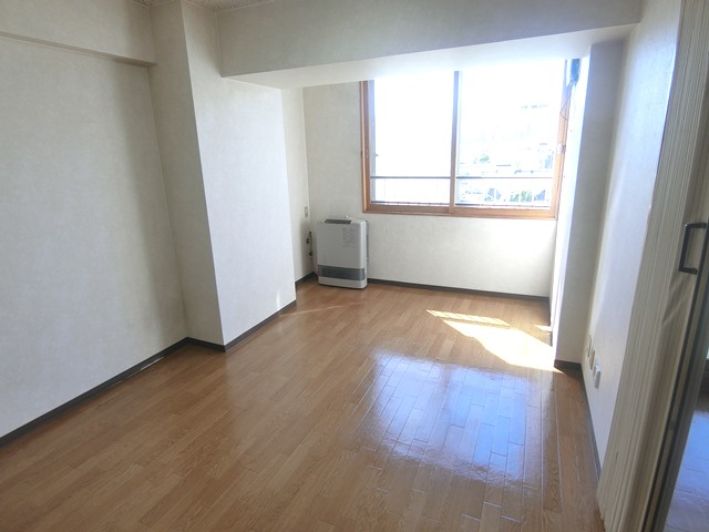 居室・リビング　同タイプ内観です