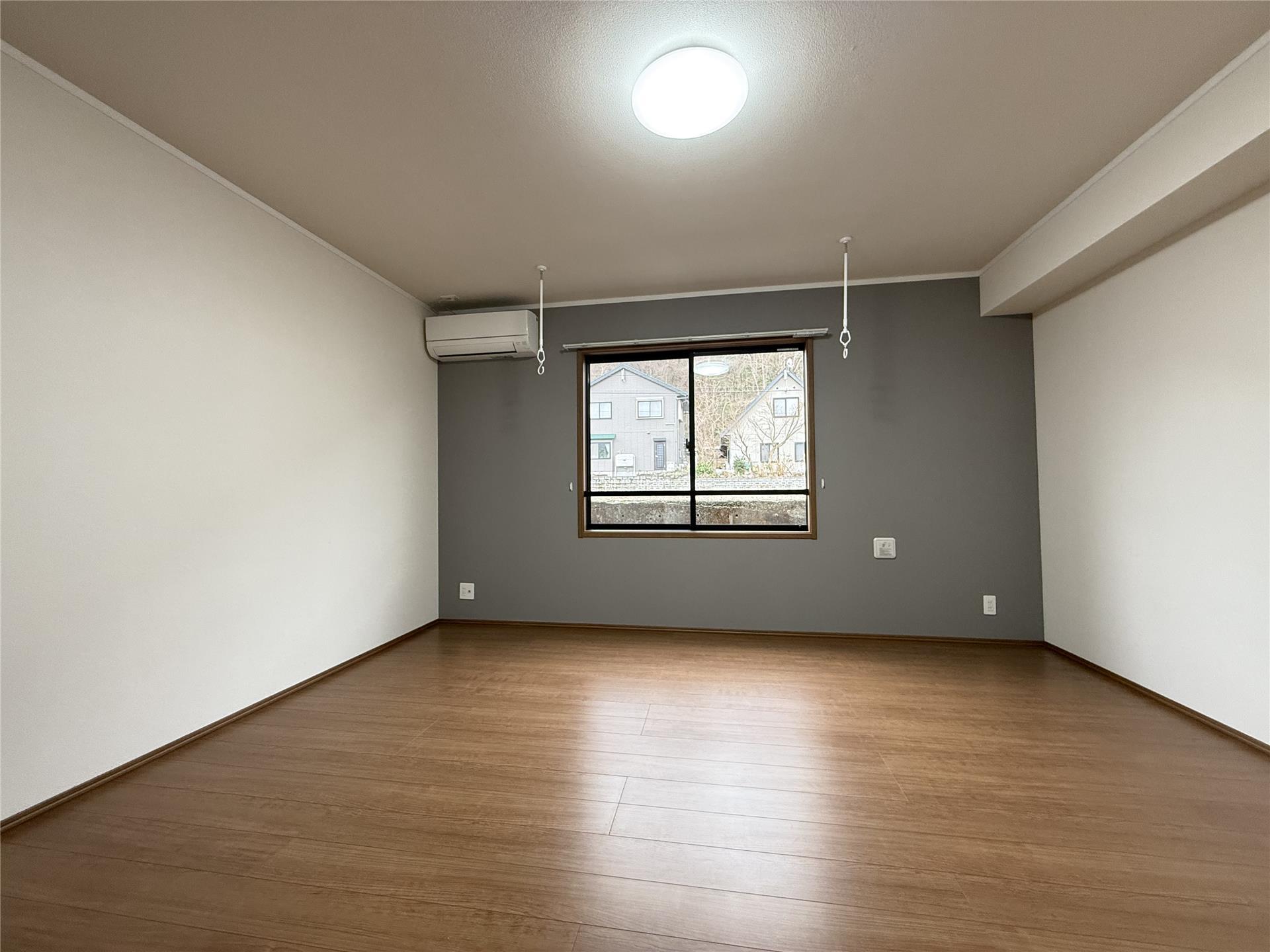 その他部屋・スペース　広いリビングでゆっくりとお寛ぎくださいませ