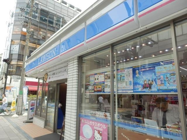 コンビニ　ローソン淡路町三丁目店（コンビニ）まで152m